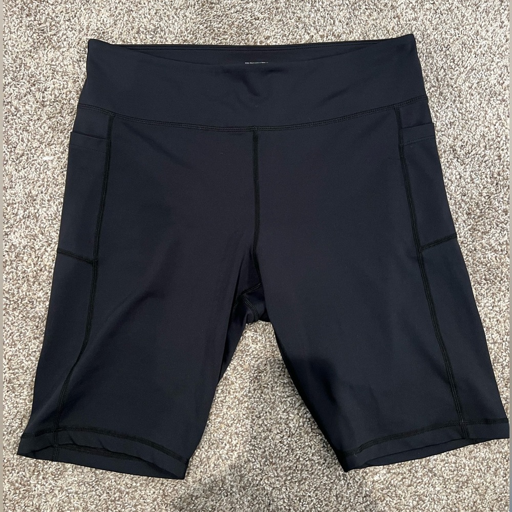 Zyia Pocket Black Athletic Shorts